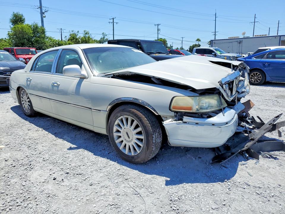 Auction sale of the 2005 Lincoln Town Car, vin: 1LNHM81W65Y642493, lot number: 53322176