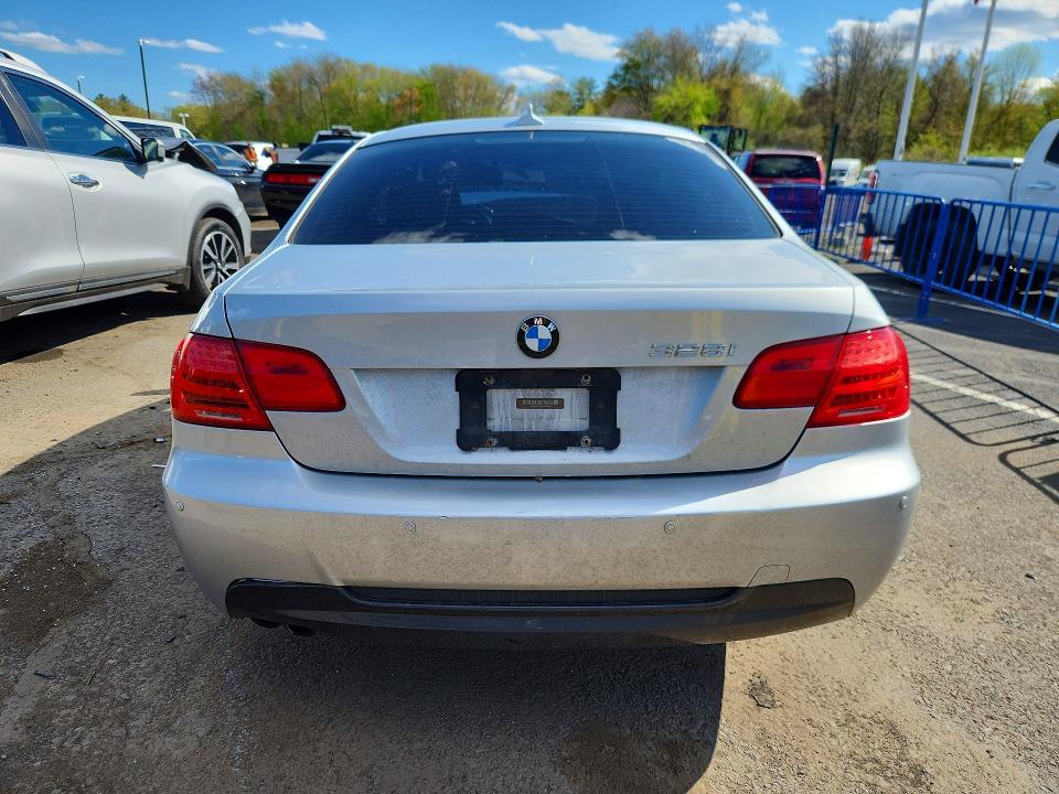 2013 Bmw 328 მანქანა იყიდება აუქციონზე, vin: WBAKE3C54DE444863, აუქციონის ნომერი: 52169866