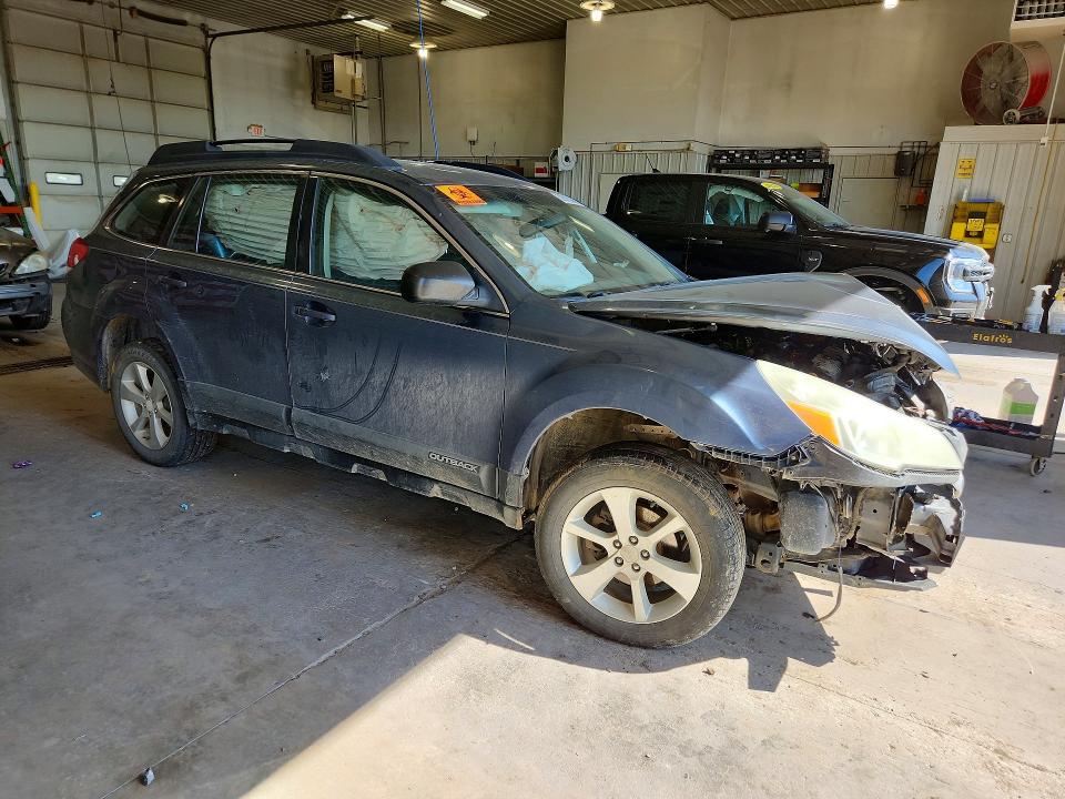 52915086 :رقم المزاد ، 4S4BRBAC7E3242949 vin ، 2014 Subaru Outback Sw 4wd مزاد بيع