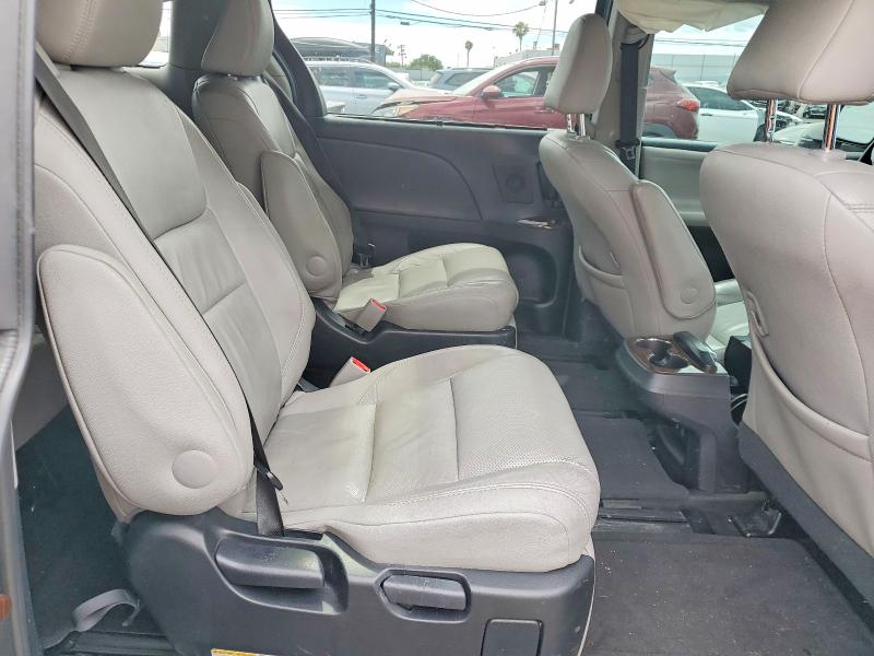52252396 :رقم المزاد ، 5TDYK3DC5FS578216 vin ، 2015 Toyota Sienna مزاد بيع