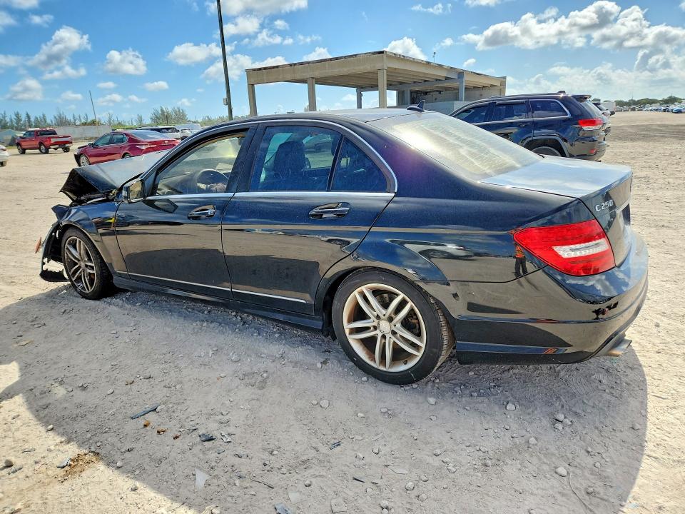 54529656 :رقم المزاد ، WDDGF4HBXEG233768 vin ، 2014 Mercedes-benz C مزاد بيع