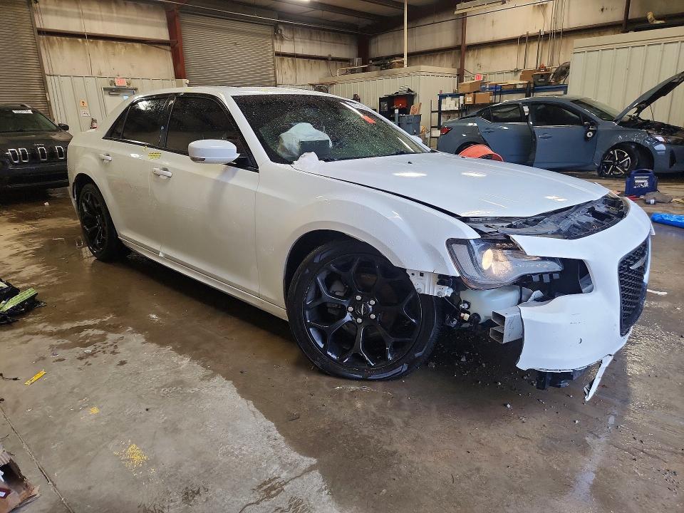 2018 Chrysler 300 მანქანა იყიდება აუქციონზე, vin: 2C3CCABG6JH244516, აუქციონის ნომერი: 55314936