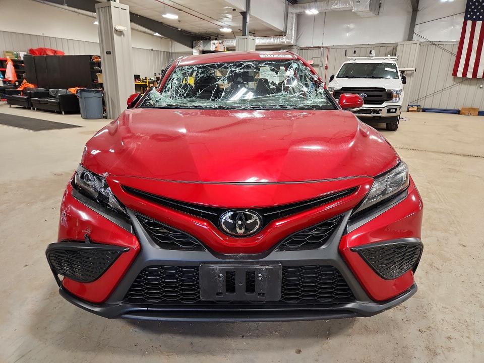 Продажа на аукционе авто 2024 Toyota Camry, vin: 4T1G11AK3RU222020, номер лота: 52375616