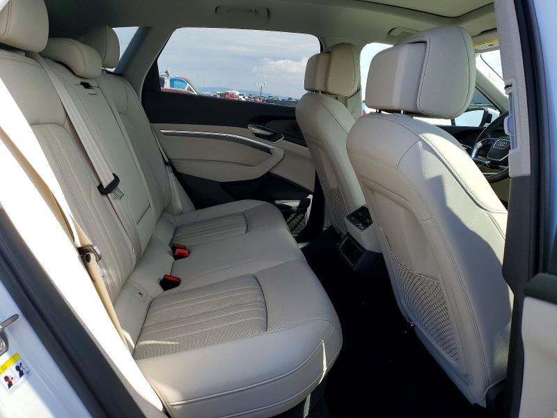 52255786 :رقم المزاد ، WA15AAGE9RB007289 vin ، 2024 Audi Q8 E-tron مزاد بيع