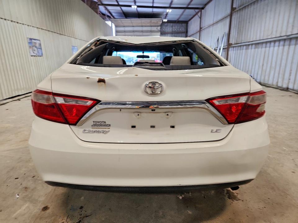 52376656 :رقم المزاد ، 4T1BF1FK0HU393102 vin ، 2017 Toyota Camry مزاد بيع