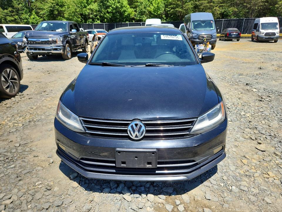 54670256 :رقم المزاد ، 3VWD17AJXFM203429 vin ، 2015 Volkswagen Jetta مزاد بيع