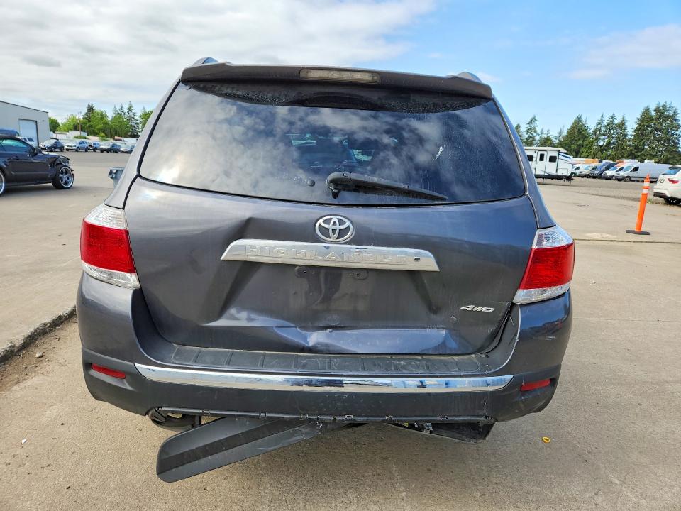 2013 Toyota Highlander მანქანა იყიდება აუქციონზე, vin: 5TDBK3EH2DS232900, აუქციონის ნომერი: 55018616