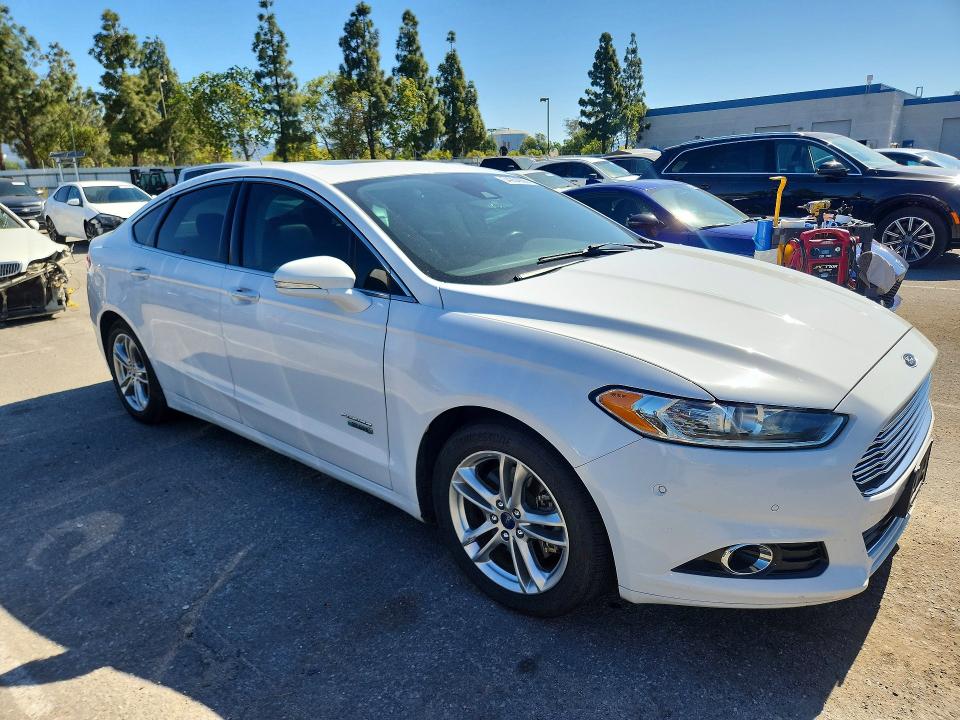 54254866 :رقم المزاد ، 3FA6P0SU2GR115477 vin ، 2016 Ford Fusion مزاد بيع