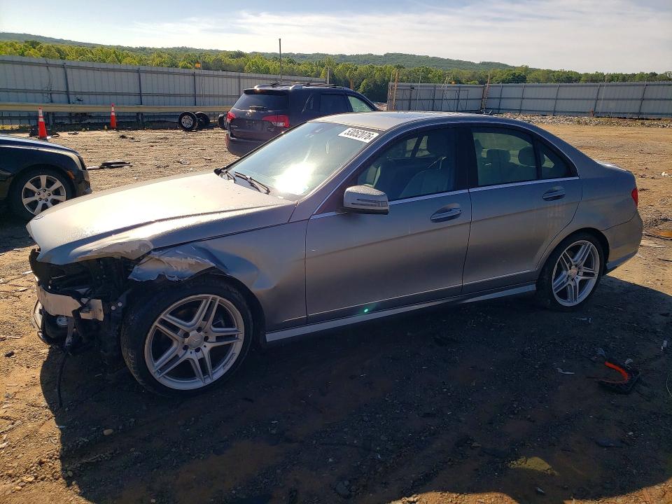 Продаж на аукціоні авто 2013 Mercedes-benz C, vin: WDDGF4HB3DA848762, номер лоту: 53052076