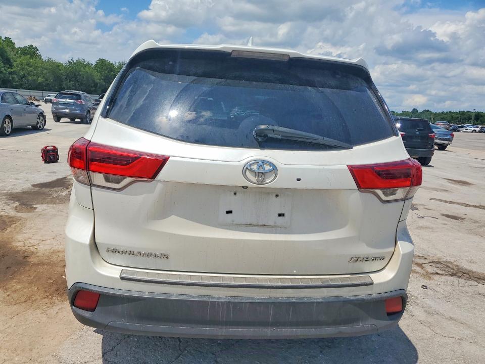 Продажа на аукционе авто 2019 Toyota Highlander, vin: 5TDJZRFH7KS576874, номер лота: 54945106