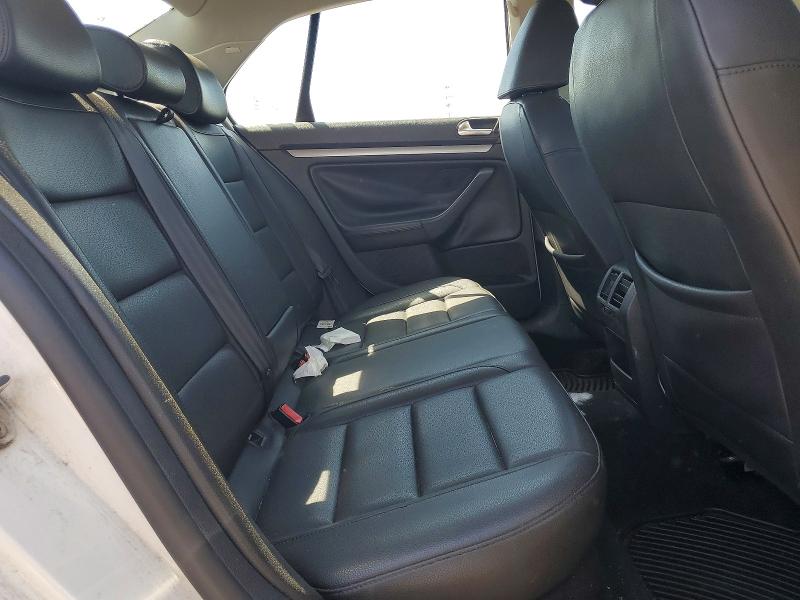 53518936 :رقم المزاد ، 3VWRZ7AJ0AM123953 vin ، 2010 Volkswagen Jetta مزاد بيع
