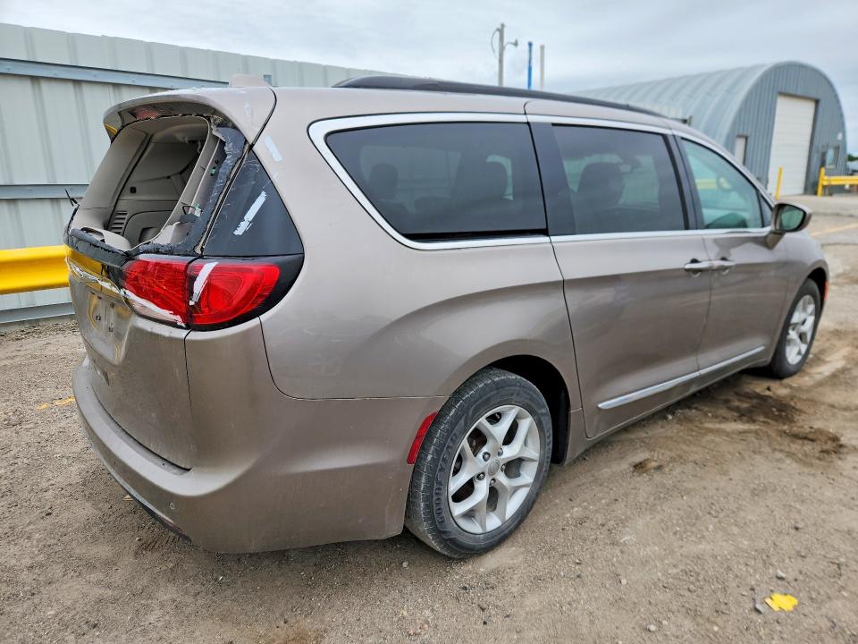52516606 :رقم المزاد ، 2C4RC1BG2HR535928 vin ، 2017 Chrysler Pacifica مزاد بيع