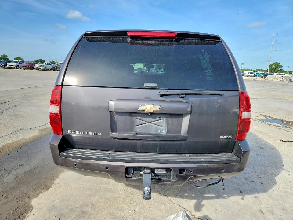 41628176 :رقم المزاد ، 1GNUKJE32AR223178 vin ، 2010 Chevrolet Suburban مزاد بيع