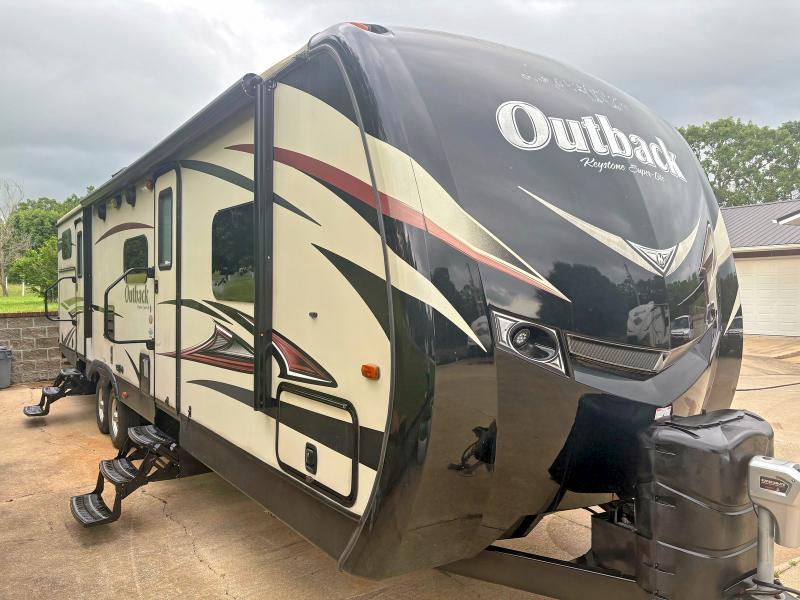 54987076 :رقم المزاد ، 4YDT31228FB452653 vin ، 2015 Keystone Outback مزاد بيع