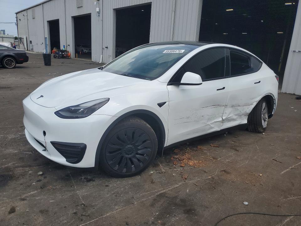 55306476 :رقم المزاد ، 7SAYGDEE3RA257887 vin ، 2024 Tesla Model Y مزاد بيع