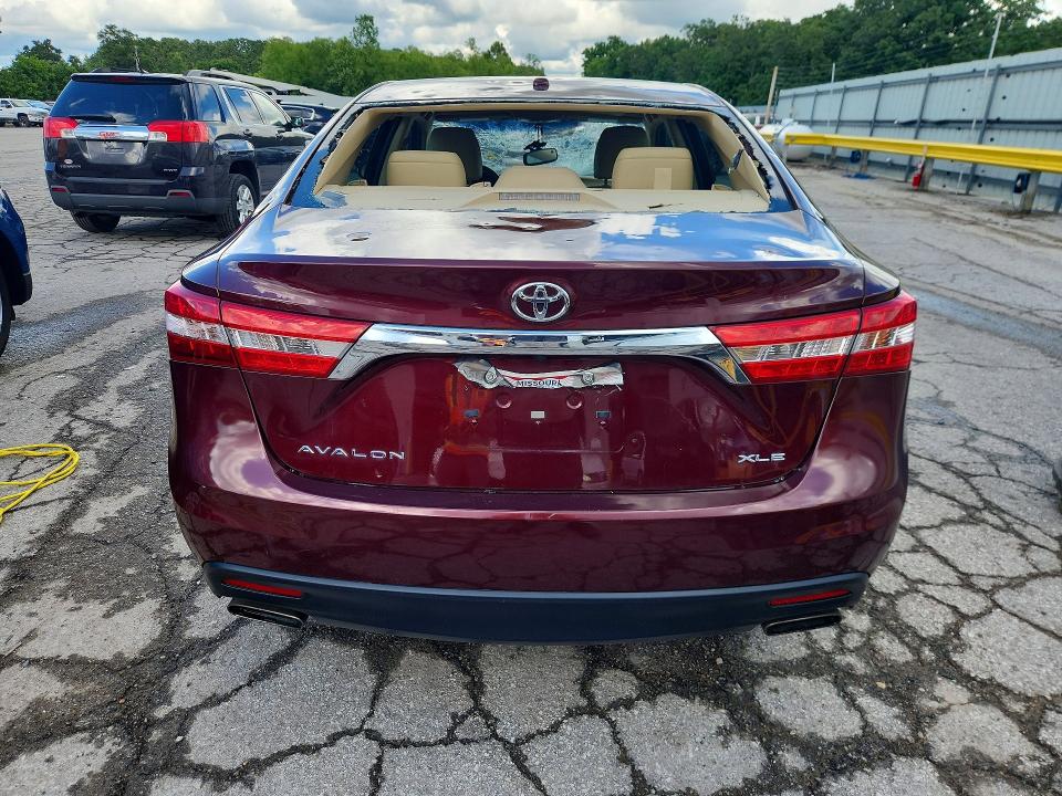 55437526 :رقم المزاد ، 4T1BK1EB5FU190801 vin ، 2015 Toyota Avalon مزاد بيع
