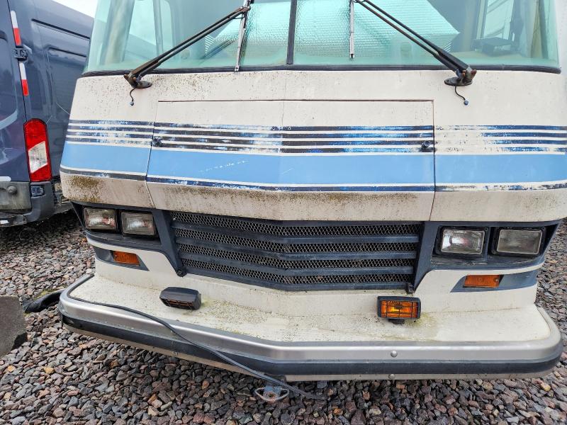 52526306 :رقم المزاد ، 1GBKP37W6F3330334 vin ، 1985 Chev P30 مزاد بيع