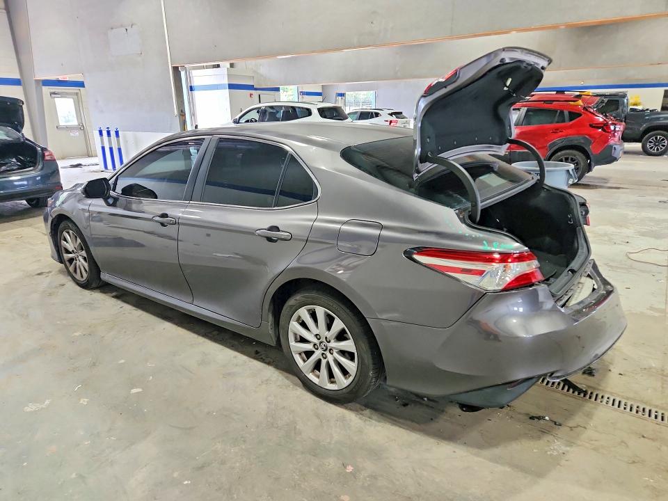Продажа на аукционе авто 2018 Toyota Camry, vin: 4T1B11HK0JU016139, номер лота: 54778116