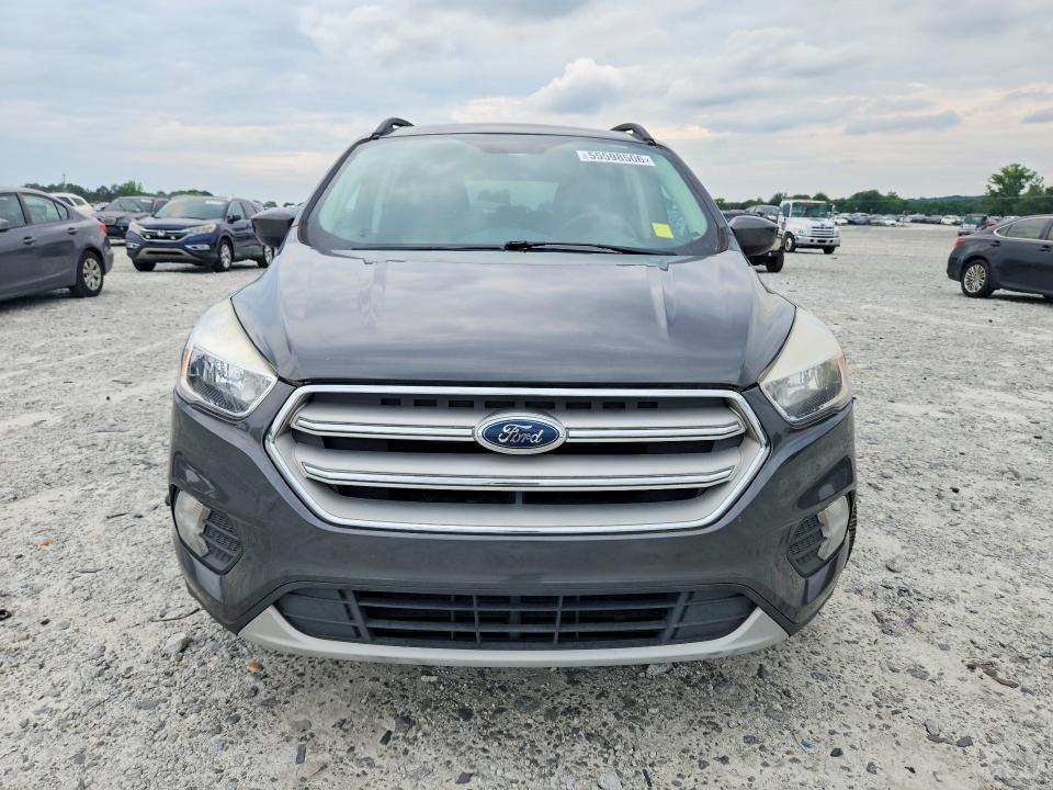 55598506 :رقم المزاد ، 1FMCU0GD4JUC20323 vin ، 2018 Ford Escape مزاد بيع