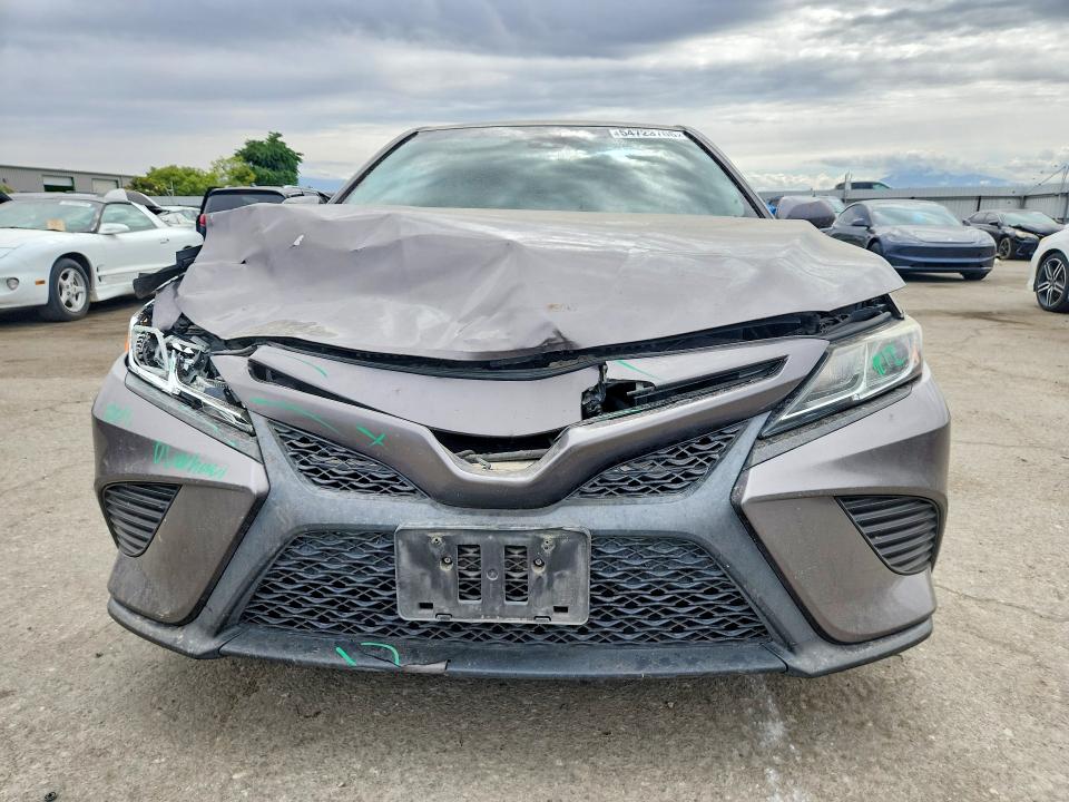 Продажа на аукционе авто 2018 Toyota Camry, vin: 4T1B11HK7JU623185, номер лота: 54723706