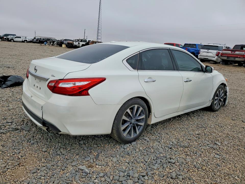 Продажа на аукционе авто 2017 Nissan Altima, vin: 1N4AL3AP0HC161456, номер лота: 53026196