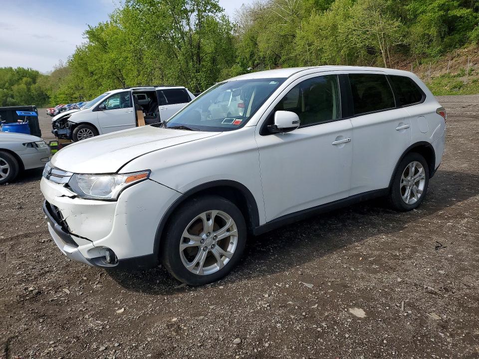 53029546 :رقم المزاد ، JA4AZ3A3XFZ000901 vin ، 2015 Mitsubishi Outlander مزاد بيع