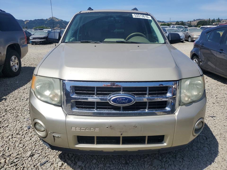 53313616 :رقم المزاد ، 1FMCU0D75BKB57776 vin ، 2011 Ford Escape مزاد بيع