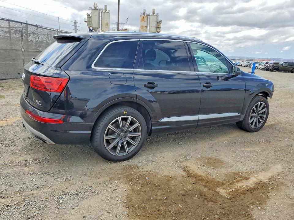 2017 Audi Q7 მანქანა იყიდება აუქციონზე, vin: WA1LAAF73HD014557, აუქციონის ნომერი: 55101536
