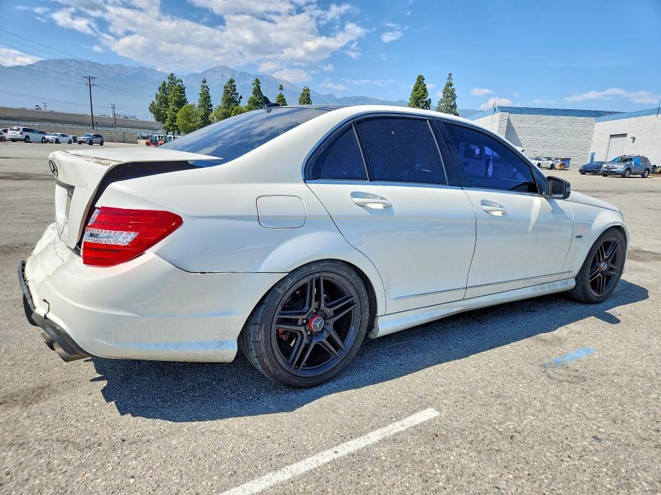 Продажа на аукционе авто 2012 Mercedes-benz C, vin: WDDGF4HB3CA623837, номер лота: 52304076