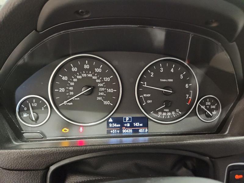 52206946 :رقم المزاد ، WBA3C3C57FK202020 vin ، 2015 Bmw 320 مزاد بيع
