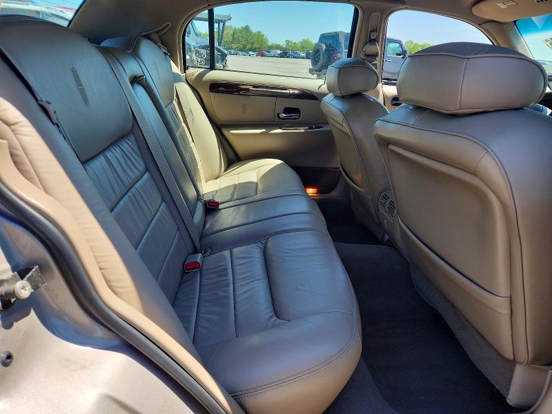 Продажа на аукционе авто 2000 Lincoln Town Car, vin: 1LNHM82W5YY934736, номер лота: 53299186