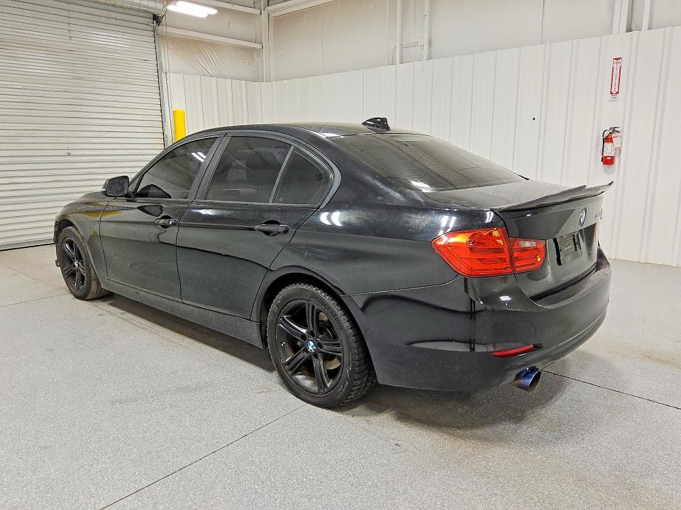 51572596 :رقم المزاد ، WBA3B1G51ENS77634 vin ، 2014 Bmw 320 مزاد بيع