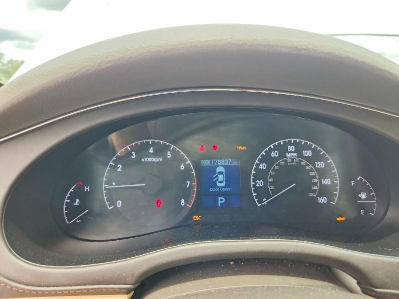 2010 Hyundai Genesis მანქანა იყიდება აუქციონზე, vin: KMHGC4DF5AU108101, აუქციონის ნომერი: 55406056