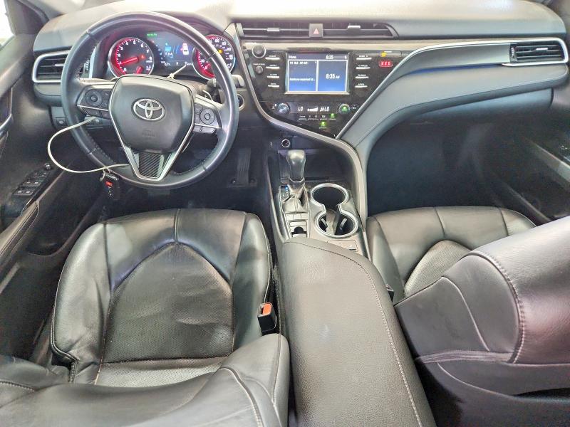 53199716 :رقم المزاد ، 4T1B61HK8JU051769 vin ، 2018 Toyota Camry مزاد بيع