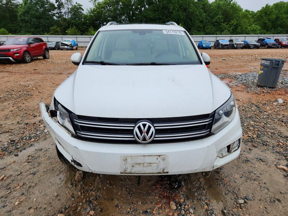 54770216 :رقم المزاد ، WVGSV7AX7HK005528 vin ، 2017 Volkswagen Tiguan مزاد بيع