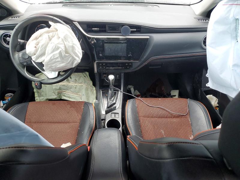 53388106 :رقم المزاد ، 2T1BURHE8JC023860 vin ، 2018 Toyota Corolla مزاد بيع