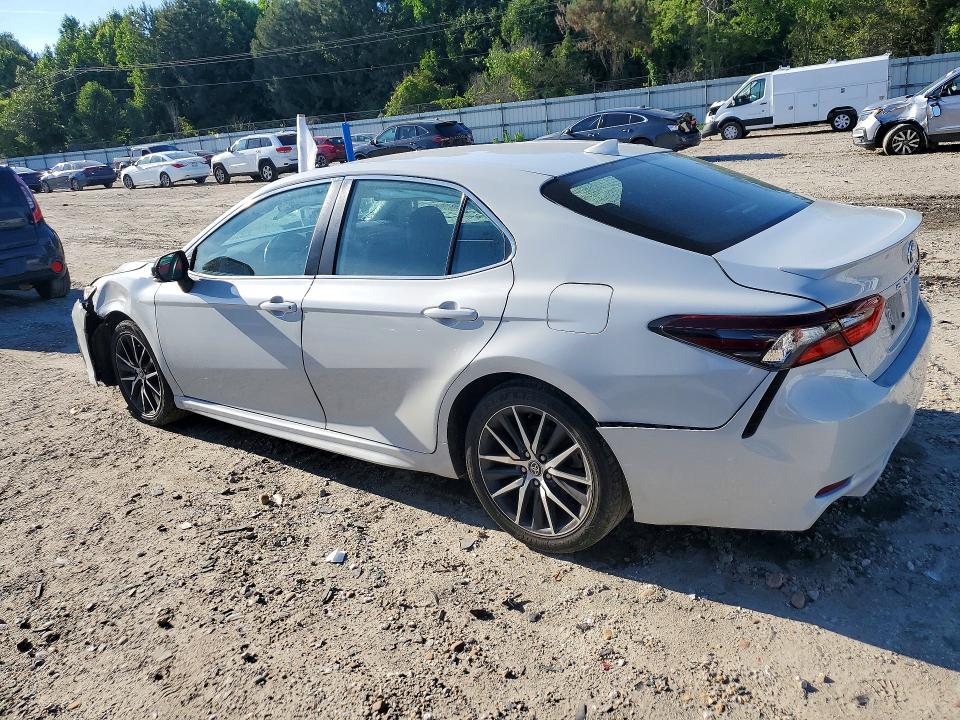 Auction sale of the 2022 Toyota Camry, vin: 4T1G11AK2NU057720, lot number: 54780366