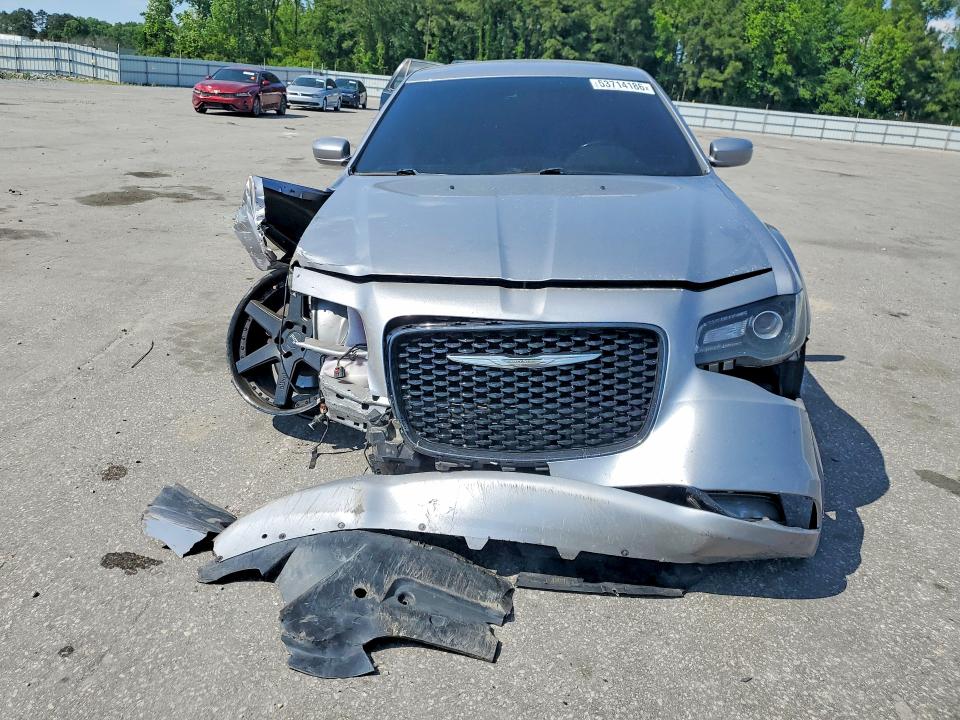 2016 Chrysler 300 მანქანა იყიდება აუქციონზე, vin: 2C3CCABG9GH223975, აუქციონის ნომერი: 53714186