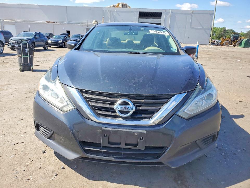 2017 Nissan Altima მანქანა იყიდება აუქციონზე, vin: 1N4AL3AP1HN317105, აუქციონის ნომერი: 53908296