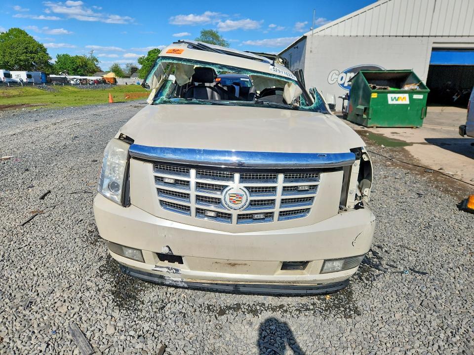 2008 Cadillac Escalade მანქანა იყიდება აუქციონზე, vin: 1GYFK63848R236824, აუქციონის ნომერი: 52911026