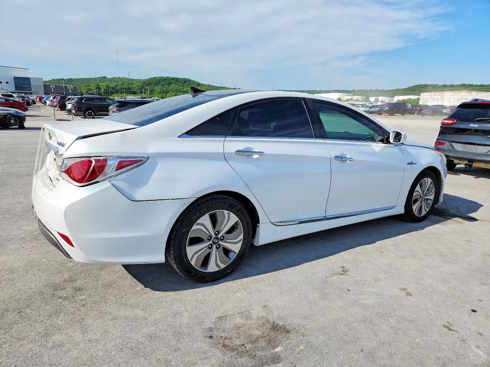 Auction sale of the 2015 Hyundai Sonata Hybrid, vin: KMHEC4A46FA123788, lot number: 51804076