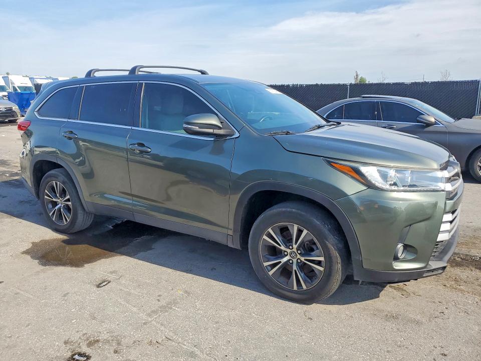 Продаж на аукціоні авто 2019 Toyota Highlander, vin: 5TDZZRFH1KS333290, номер лоту: 53132896