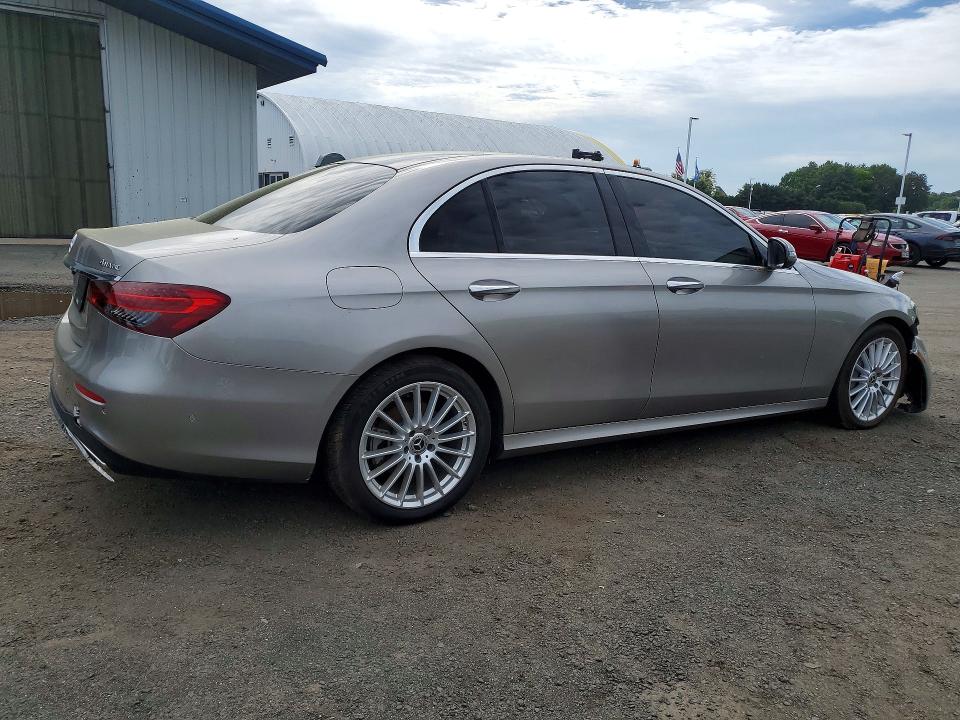 54669016 :رقم المزاد ، W1KZF8EB9NB026158 vin ، 2022 Mercedes-benz E مزاد بيع