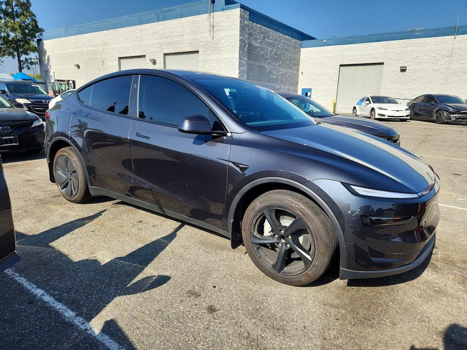 53578366 :رقم المزاد ، 7SAYGDED0TF415197 vin ، 2026 Tesla Model Y مزاد بيع