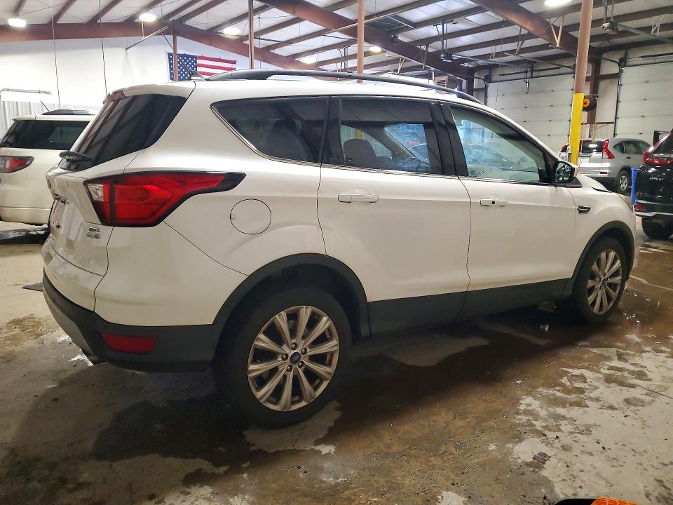 54767756 :رقم المزاد ، 1FMCU9HD8KUA28794 vin ، 2019 Ford Escape مزاد بيع
