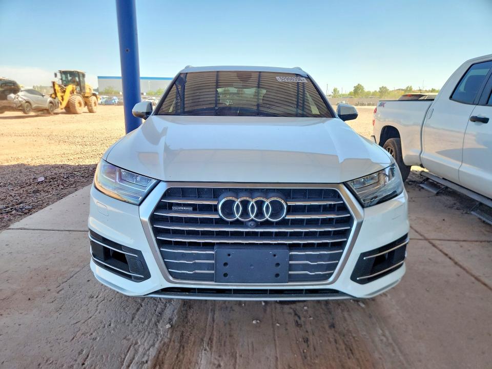 Продажа на аукционе авто 2017 Audi Q7, vin: WA1LAAF75HD059404, номер лота: 52950396