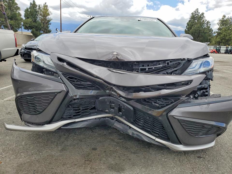 51902296 :رقم المزاد ، 4T1KZ1AK4MU055212 vin ، 2021 Toyota Camry مزاد بيع