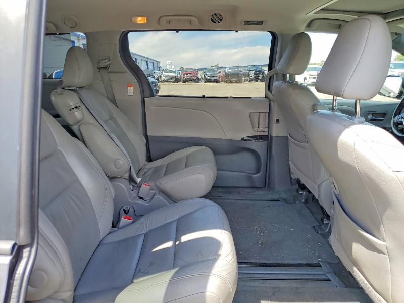 54665996 :رقم المزاد ، 5TDYK3DC5FS663220 vin ، 2015 Toyota Sienna مزاد بيع