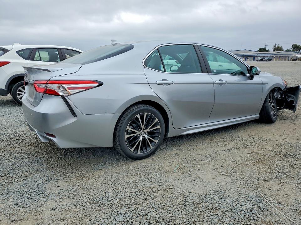 2020 Toyota Camry მანქანა იყიდება აუქციონზე, vin: 4T1G11AK0LU870440, აუქციონის ნომერი: 53289406