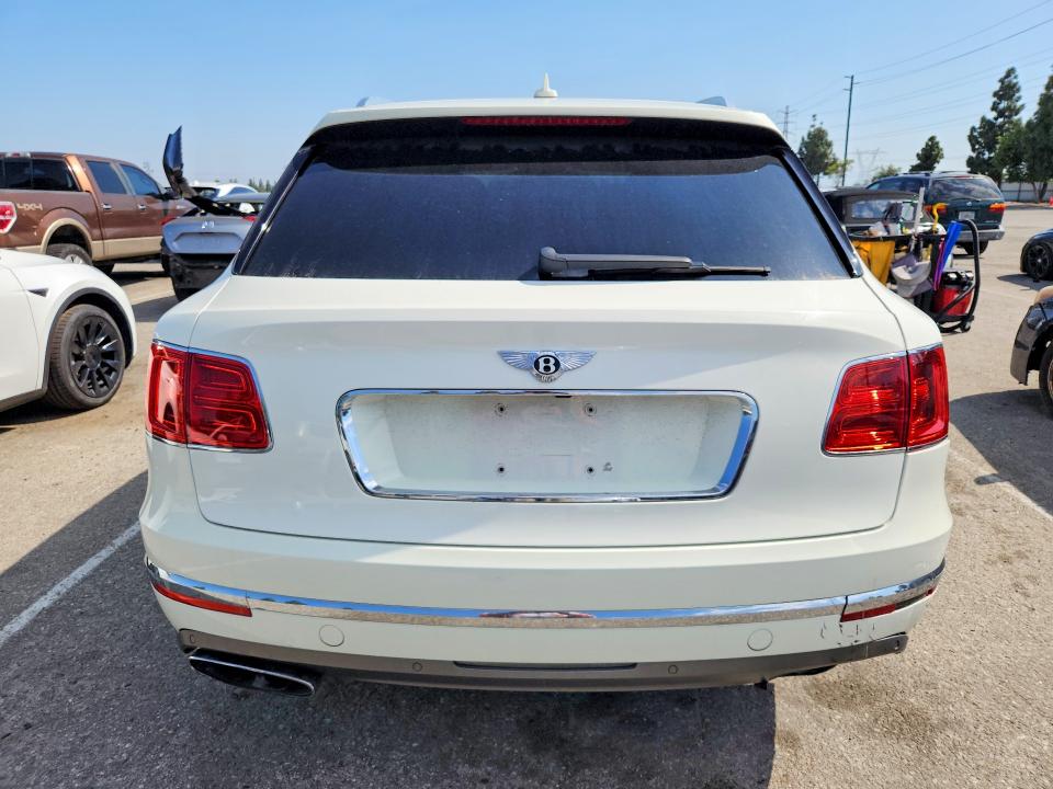 Продаж на аукціоні авто 2018 Bentley Bentayga, vin: SJAAC2ZV8JC017622, номер лоту: 55376166